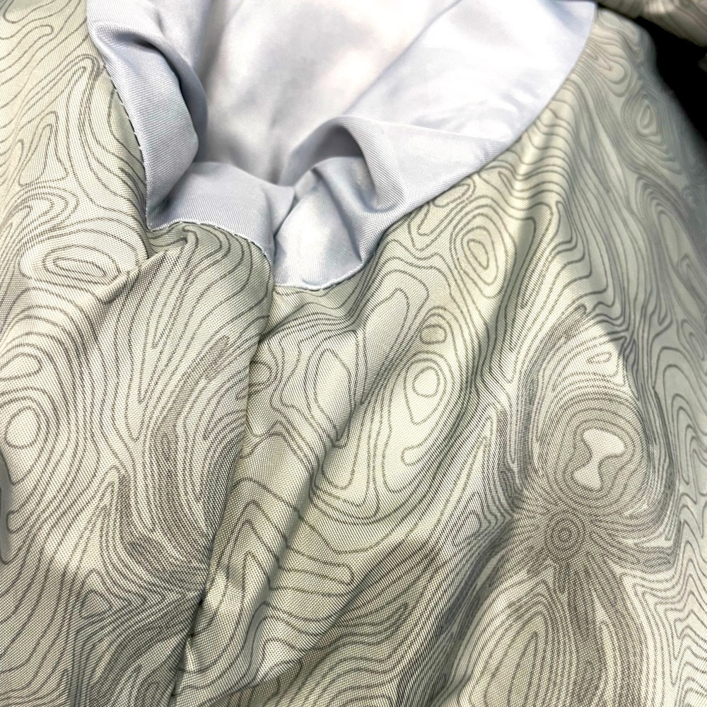 White Ski Jacket Perfect For Those Spring Slopes … - image 1